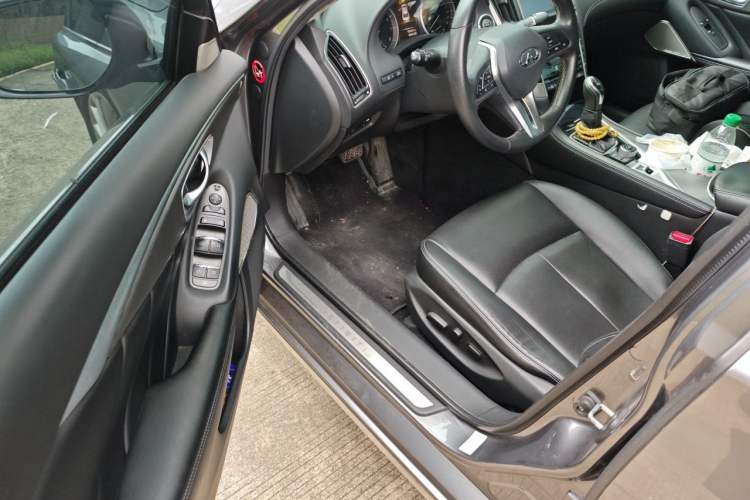Used Infiniti Q50L 2018 2.0T Enjoyment Version China VI Standard Driver Seat