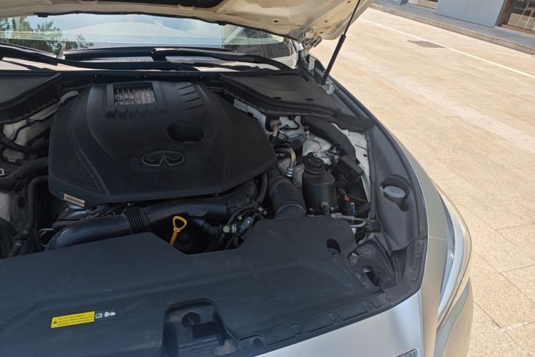 Used Infiniti Q50L 2018 2.0T Enjoyment Version China VI Standard Engine Bay Left