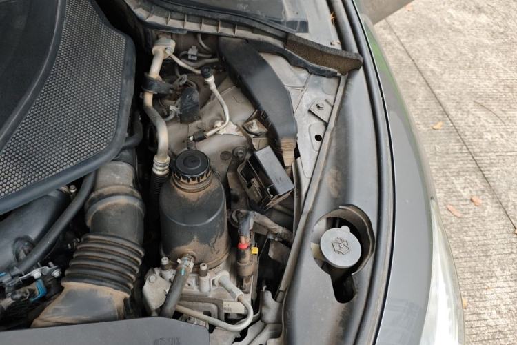Used Infiniti Q50L 2018 2.0T Enjoyment Version China VI Standard Engine Bay Left