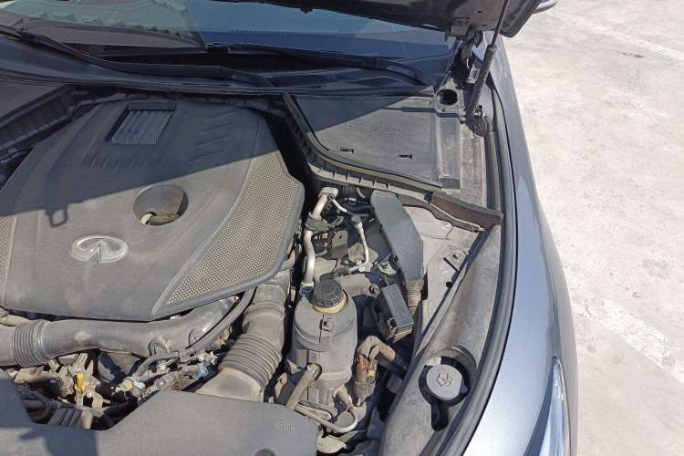 Used Infiniti Q50L 2018 2.0T Enjoyment Version China V Standard Engine Bay Left