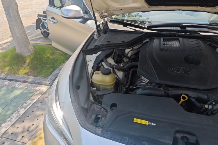 Used Infiniti Q50L 2018 2.0T Enjoyment Version China VI Standard Engine Bay Right