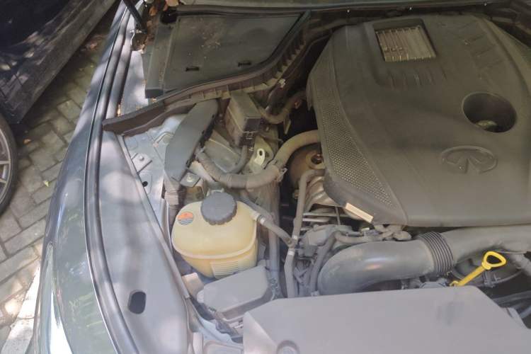 Used Infiniti Q50L 2018 2.0T Comfort Edition China V Standard Engine Bay Right