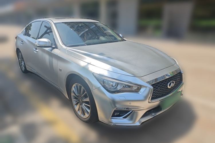 Used Infiniti Q50L 2018 2.0T Enjoyment Version China VI Standard Front Right 45 Deg