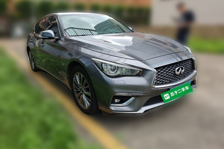 Used Infiniti Q50L 2018 2.0T Enjoyment Version China VI Standard Front Right 45 Deg