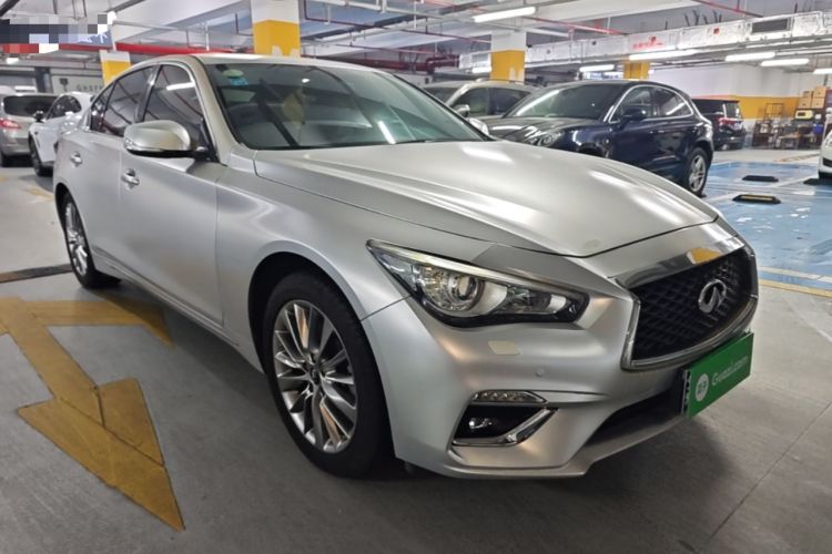 Used Infiniti Q50L 2018 2.0T Enjoyment Version China VI Standard Front Right 45 Deg