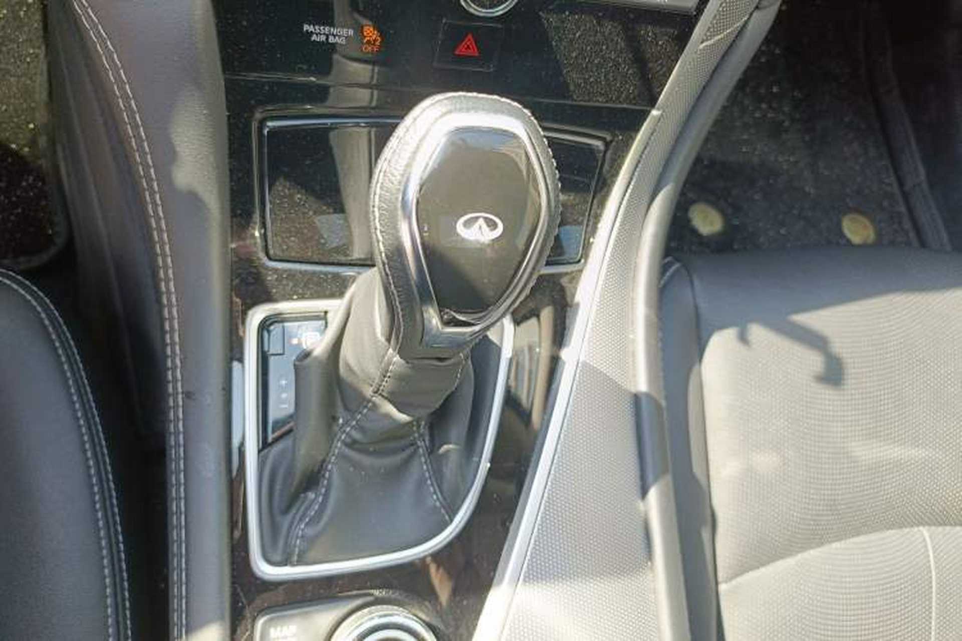 Used Infiniti Q50L 2018 2.0T Enjoyment Version China V Standard Gear Lever