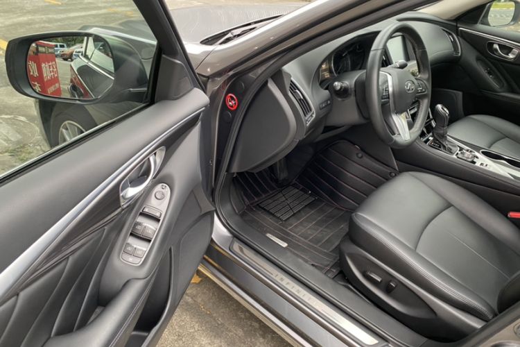 Used Infiniti Q50L 2018 2.0T Comfort Edition China VI Standard Interior 2
