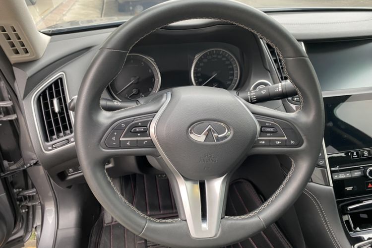 Used Infiniti Q50L 2018 2.0T Comfort Edition China VI Standard Interior 3
