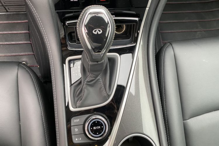 Used Infiniti Q50L 2018 2.0T Comfort Edition China VI Standard Interior 7
