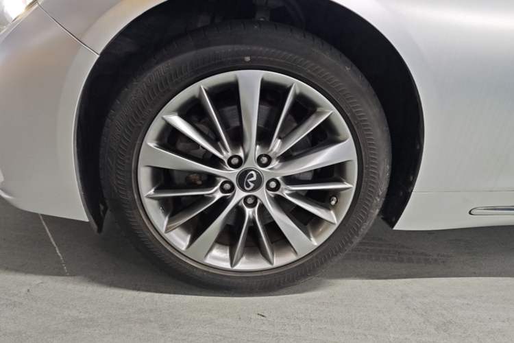 Used Infiniti Q50L 2018 2.0T Enjoyment Version China VI Standard Left Front Wheel Hub