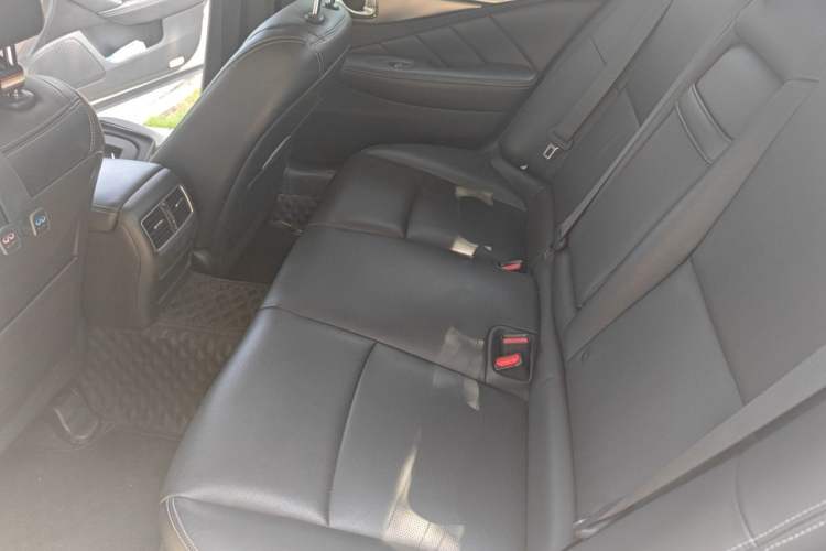 Used Infiniti Q50L 2018 2.0T Enjoyment Version China VI Standard Left Rear Seat