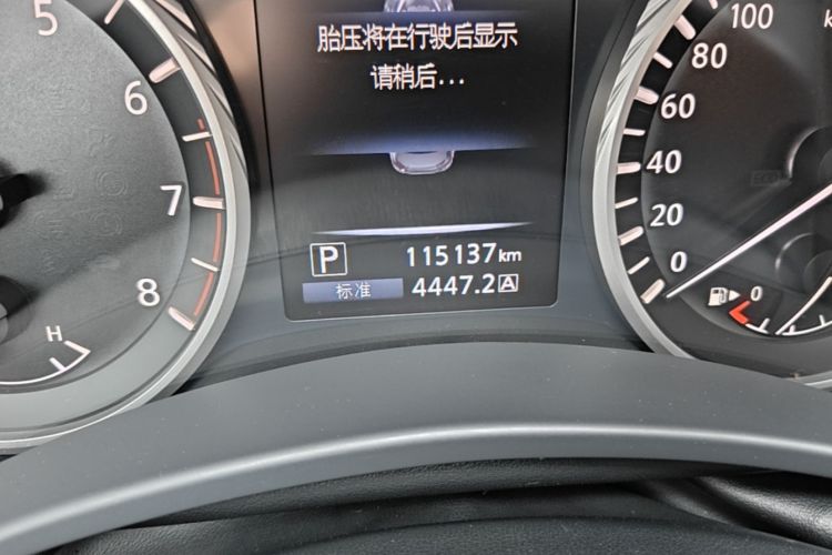 Used Infiniti Q50L 2018 2.0T Enjoyment Version China V Standard Odometer Close Up