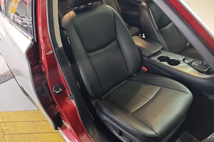 Used Infiniti Q50L 2018 2.0T Enjoyment Version China VI Standard Right Front Seat
