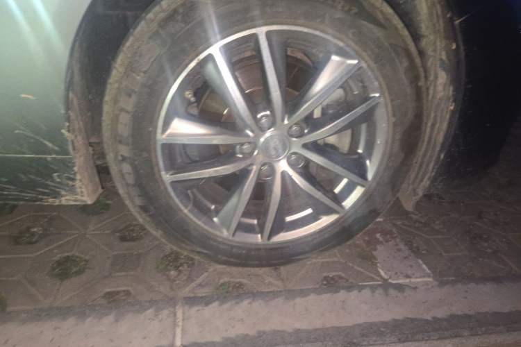 Used Infiniti Q50L 2018 2.0T Comfort Edition China VI Standard Right Front Wheel Hub