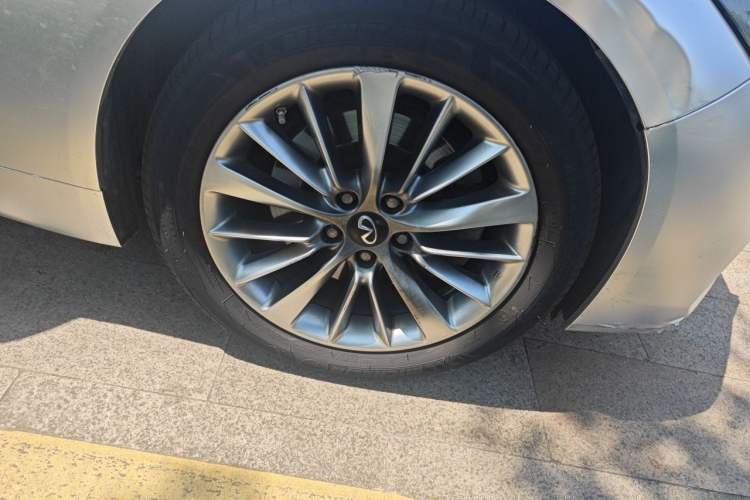 Used Infiniti Q50L 2018 2.0T Enjoyment Version China VI Standard Right Front Wheel Hub
