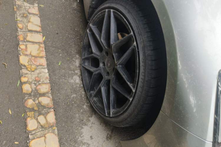 Used Infiniti Q50L 2018 2.0T Enjoyment Version China VI Standard Right Front Wheel Hub