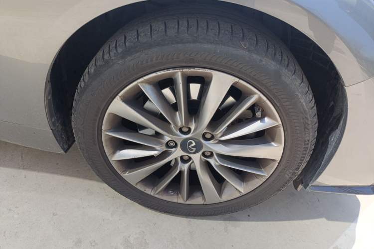 Used Infiniti Q50L 2018 2.0T Enjoyment Version China V Standard Right Front Wheel Hub
