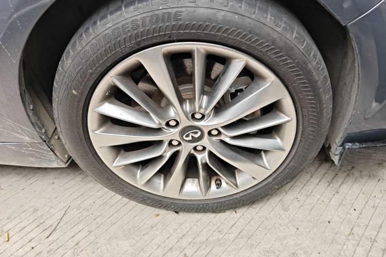 Used Infiniti Q50L 2018 2.0T Enjoyment Version China V Standard Right Front Wheel Hub