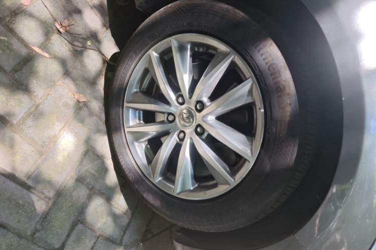 Used Infiniti Q50L 2018 2.0T Comfort Edition China V Standard Right Front Wheel Hub