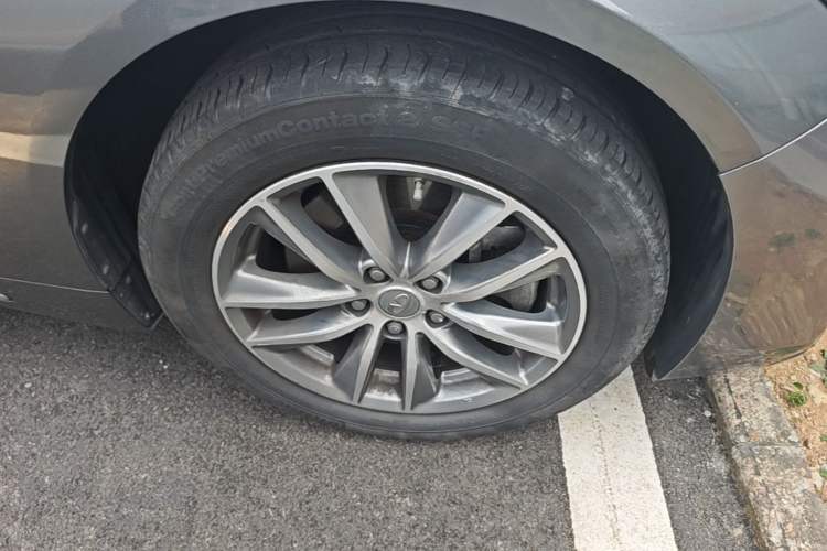 Used Infiniti Q50L 2018 2.0T Comfort Edition China VI Standard Right Front Wheel Hub