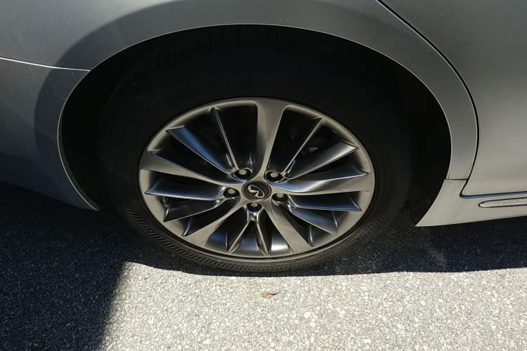 Used Infiniti Q50L 2018 2.0T Enjoyment Version China VI Standard Right Rear Wheel Hub
