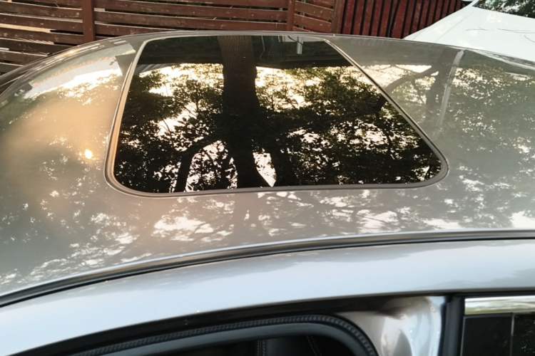 Used Infiniti Q50L 2018 2.0T Enjoyment Version China VI Standard Roof