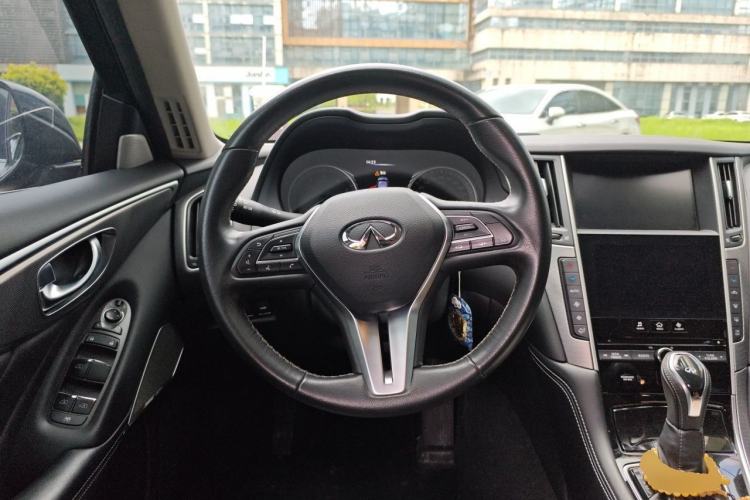 Used Infiniti Q50L 2018 2.0T Enjoyment Version China VI Standard Steering Wheel