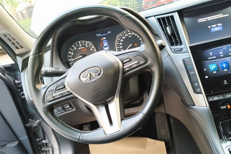 Used Infiniti Q50L 2018 2.0T Enjoyment Version China VI Standard Steering Wheel