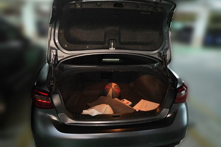 Used Infiniti Q50L 2018 2.0T Enjoyment Version China V Standard Trunk