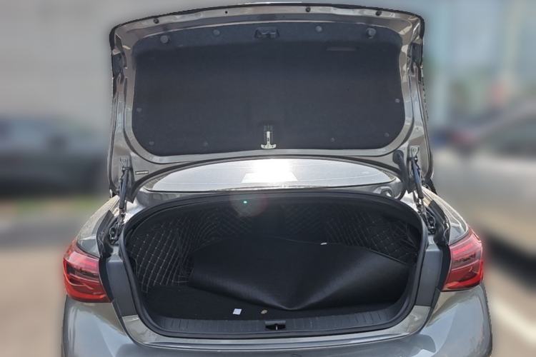 Used Infiniti Q50L 2018 2.0T Comfort Edition China VI Standard Trunk