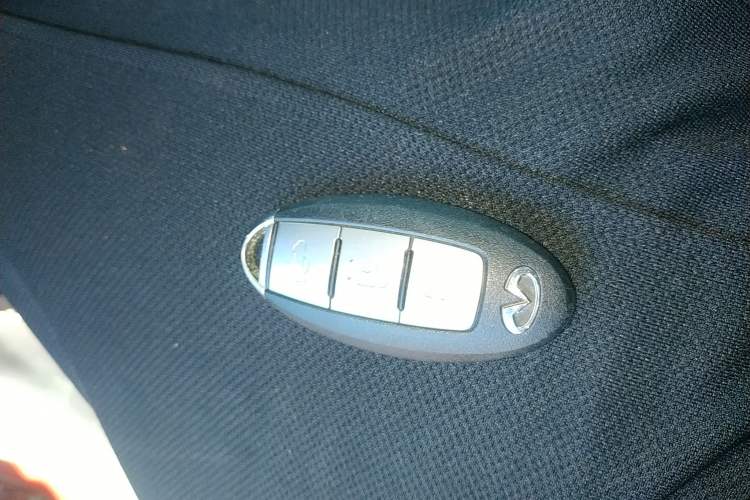Used Infiniti Q50L 2018 2.0T Enjoyment Version China VI Standard Vehicle Key