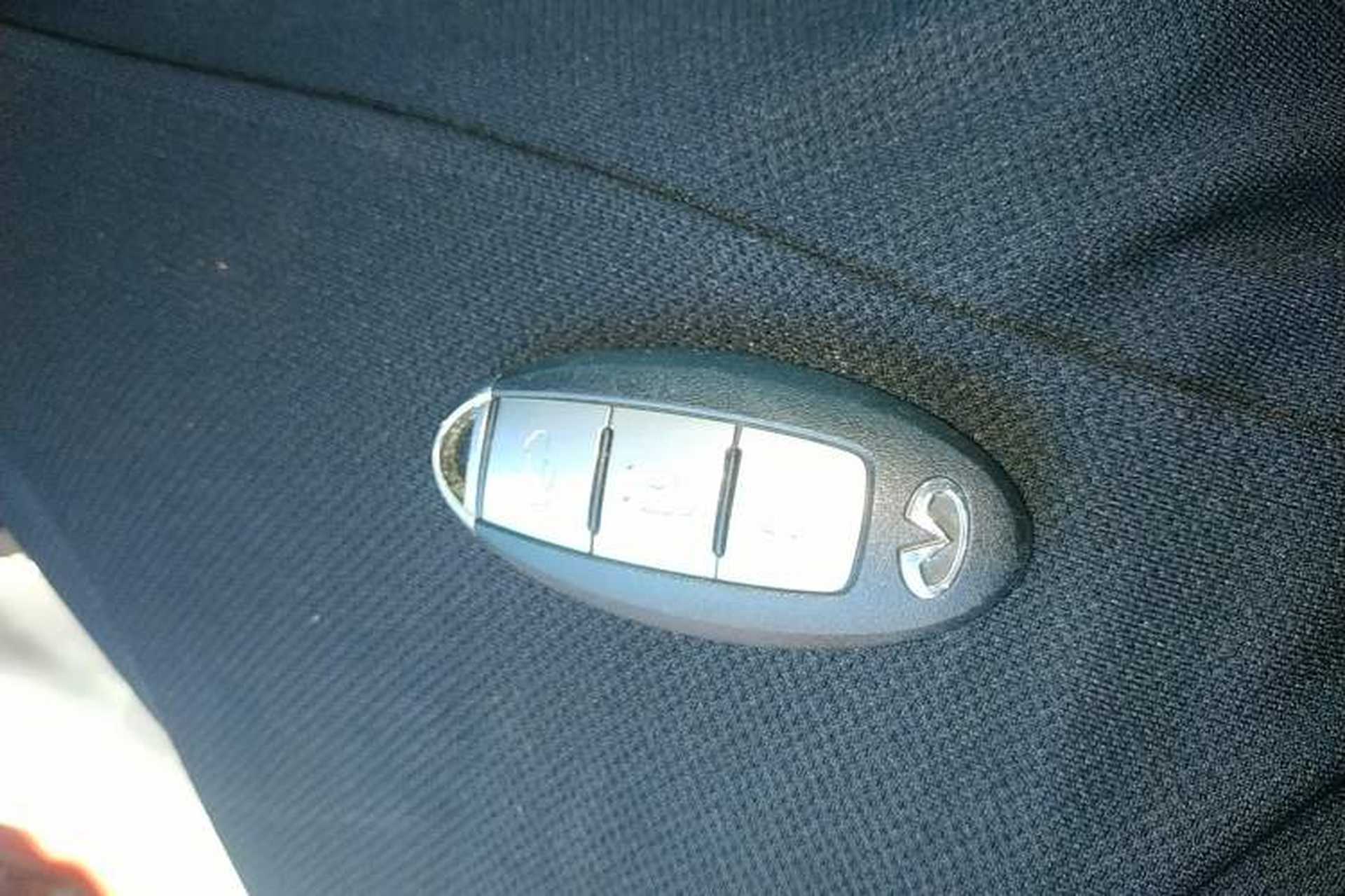Used Infiniti Q50L 2018 2.0T Enjoyment Version China VI Standard Vehicle Key