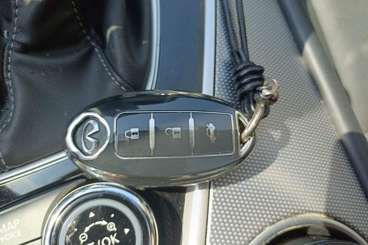 Used Infiniti Q50L 2018 2.0T Enjoyment Version China V Standard Vehicle Key