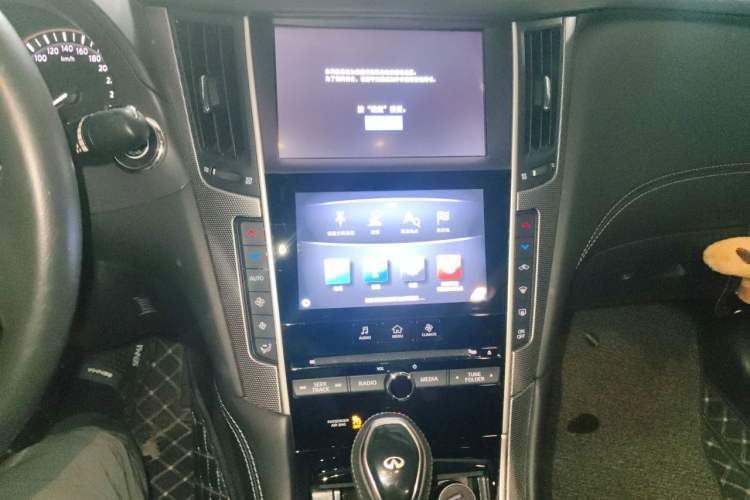 Used Infiniti Q50L 2018 2.0T Enjoyment Version China V Standard Audio And AC Panel