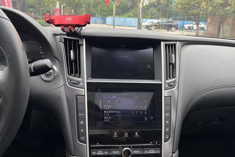 Used Infiniti Q50L 2018 2.0T Enjoyment Version China VI Standard Audio And AC Panel