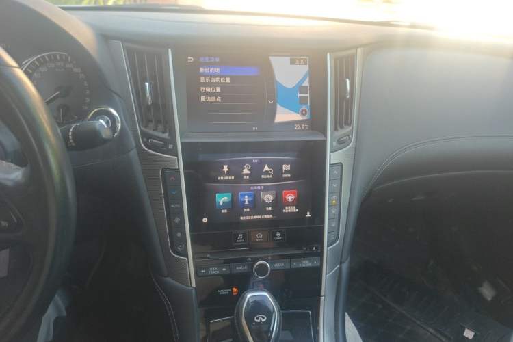 Used Infiniti Q50L 2018 2.0T Enjoyment Version China VI Standard Audio And AC Panel