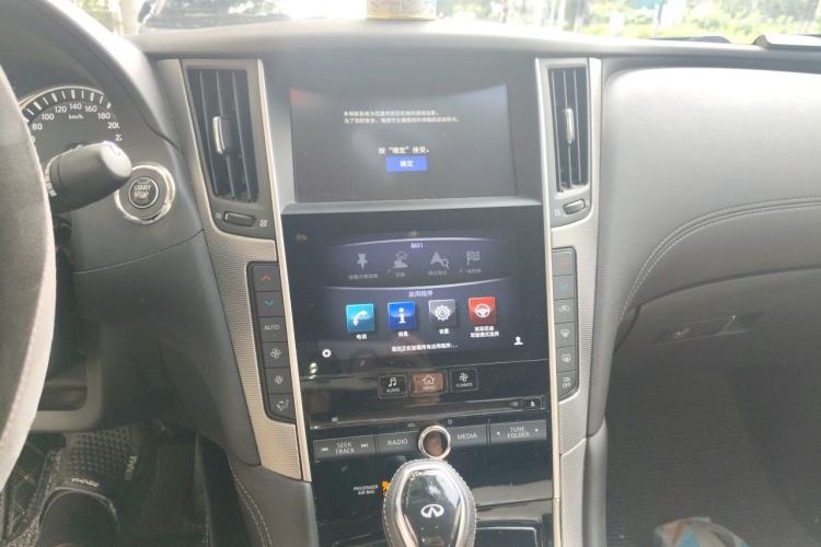 Used Infiniti Q50L 2018 2.0T Enjoyment Version China VI Standard Audio And AC Panel