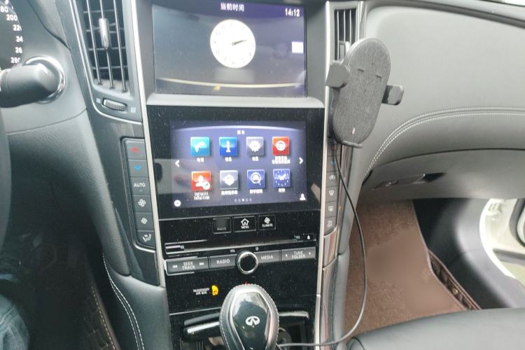 Used Infiniti Q50L 2018 2.0T Comfort Edition China VI Standard Audio And AC Panel