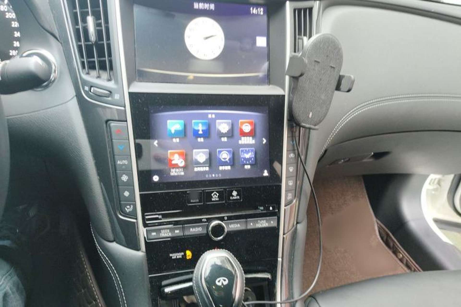 Used Infiniti Q50L 2018 2.0T Comfort Edition China VI Standard Audio And AC Panel