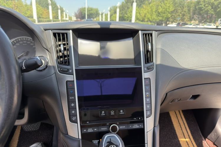 Used Infiniti Q50L 2018 2.0T Enjoyment Version China V Standard Audio And AC Panel