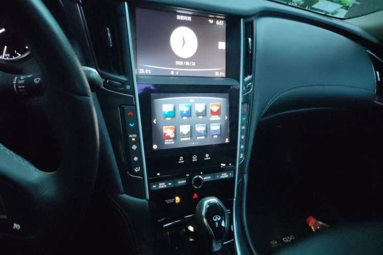 Used Infiniti Q50L 2018 2.0T Comfort Edition China V Standard Audio And AC Panel