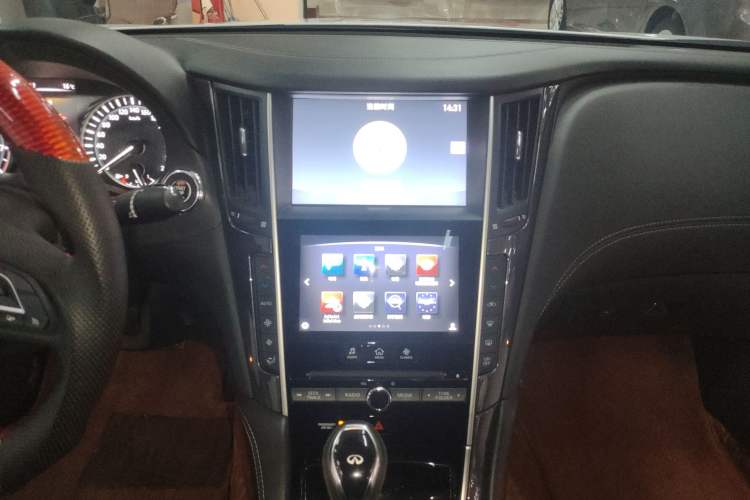 Used Infiniti Q50L 2018 2.0T Comfort Edition China VI Standard Audio And AC Panel
