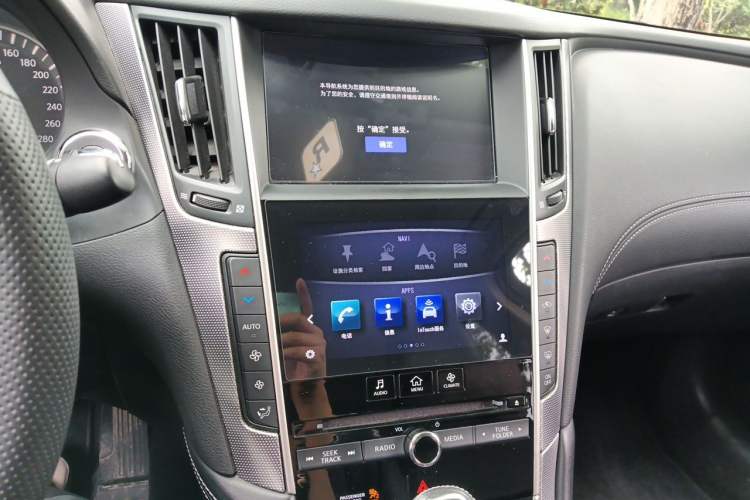 Used Infiniti Q50L 2018 2.0T Enjoyment Version China VI Standard Audio And AC Panel