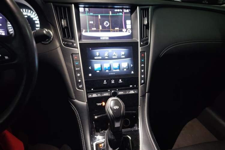 Used Infiniti Q50L 2018 2.0T Enjoyment Edition China V standard Audio And AC Panel