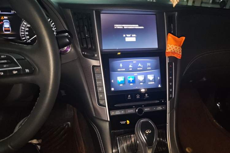 Used Infiniti Q50L 2018 2.0T Enjoyment Version China VI Standard Audio And AC Panel