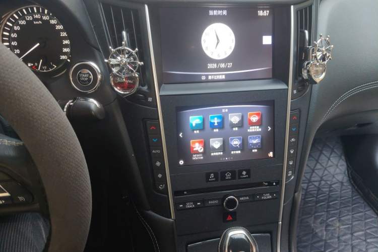 Used Infiniti Q50L 2018 2.0T Comfort Edition China VI Standard Audio And AC Panel