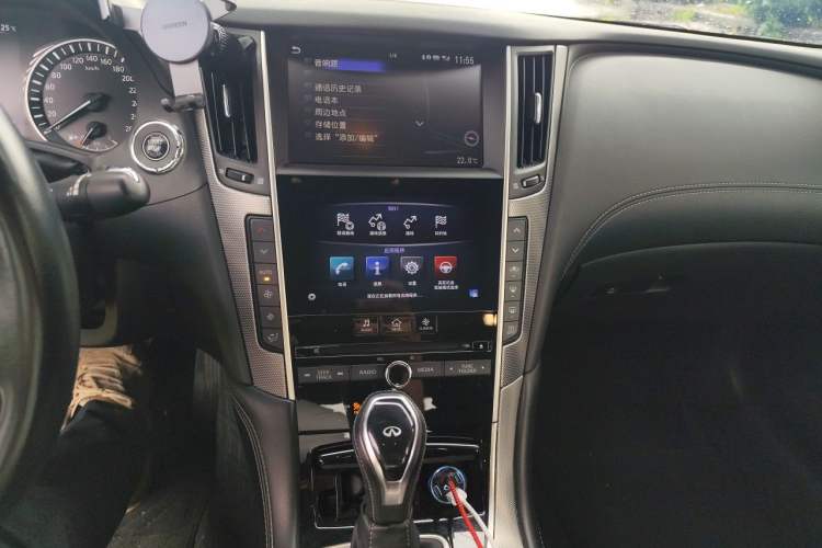 Used Infiniti Q50L 2018 2.0T Enjoyment Version China VI Standard Audio And AC Panel