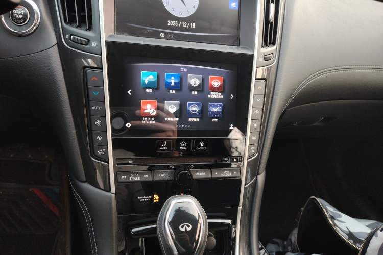 Used Infiniti Q50L 2018 2.0T Comfort Edition China VI Standard Audio And AC Panel