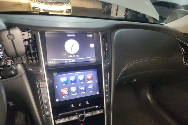Used Infiniti Q50L 2018 2.0T Comfort Edition China VI Standard Audio And AC Panel