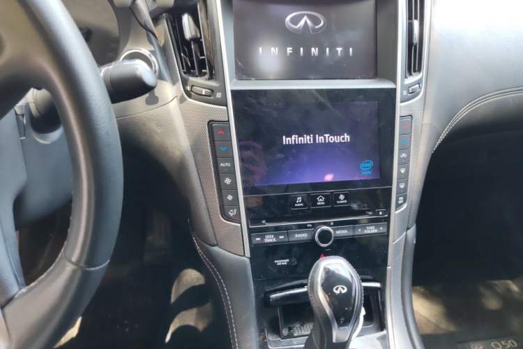 Used Infiniti Q50L 2018 2.0T Enjoyment Edition China V standard Audio And AC Panel